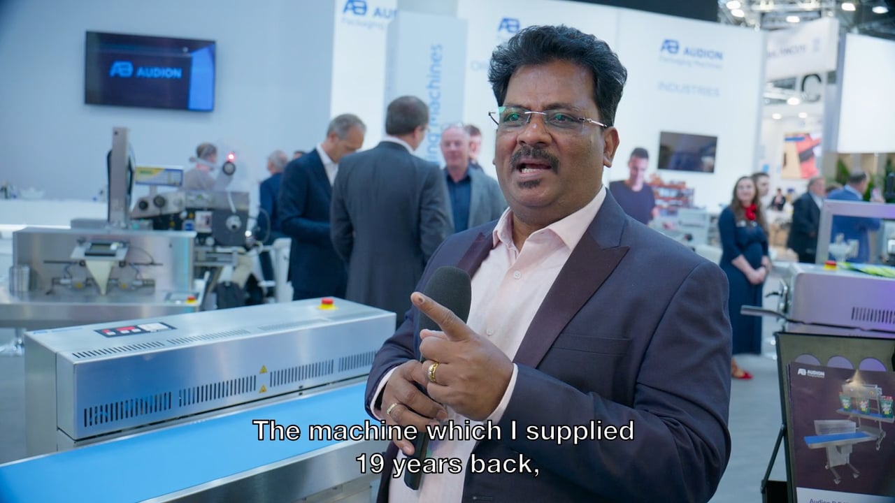 Horizontale band sealer op de Interpack 2026.